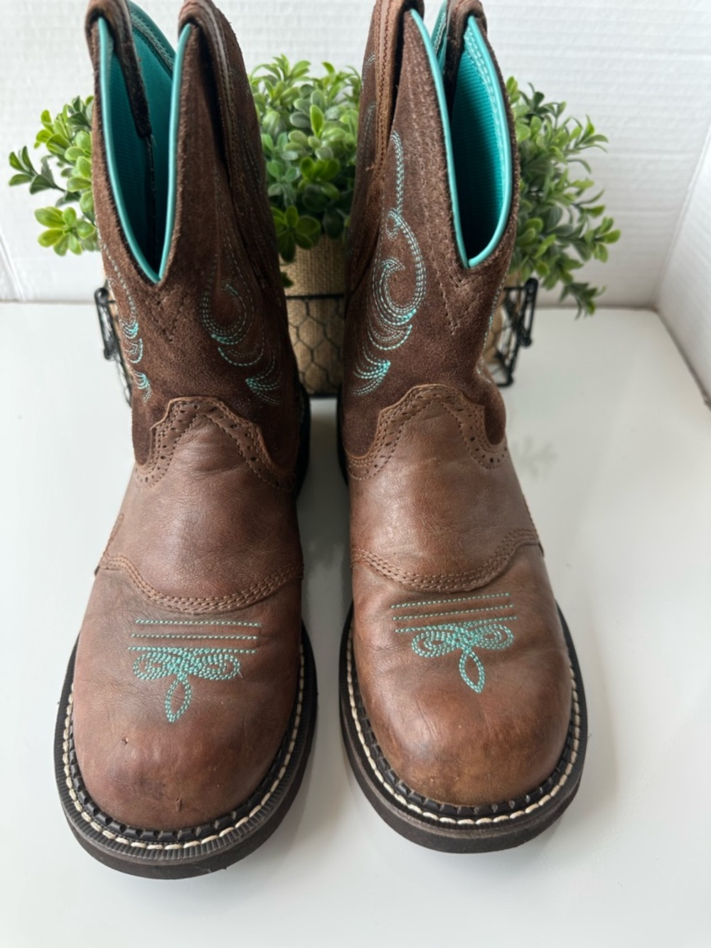 Ariat Brown Boots with Turquoise Interior Size 7.5B‎